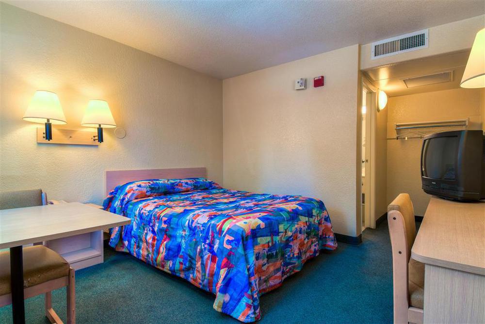 Hotel 6-big Bear Lake, Ca 2*